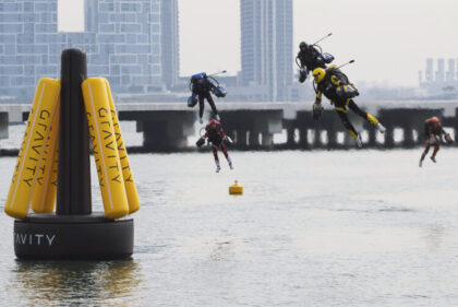 Prva trka u letačkim odijelima na mlazni pogon održana u Dubaiju