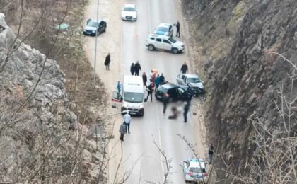 Hitna pomoć na licu mjesta: Teška saobraćajka na putu prema Palama