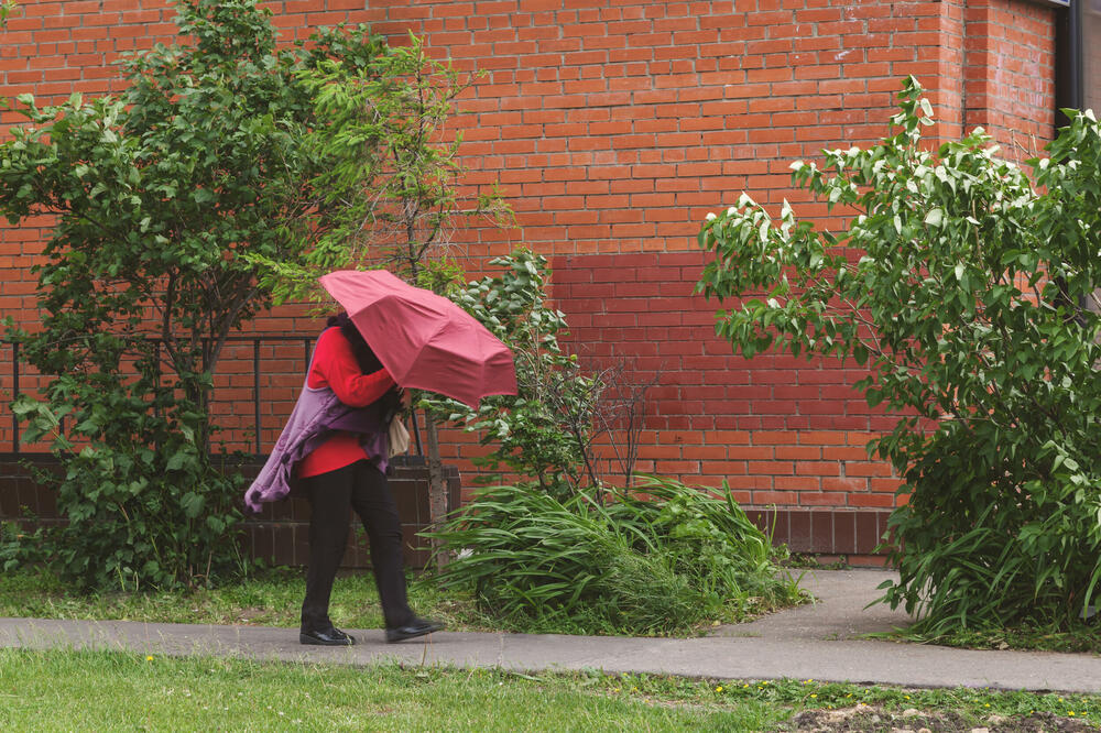 Građani oprez! Za danas i sutra najavljen jak i olujni vjetar