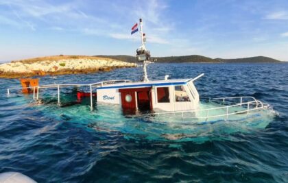 Drama na Jadranu: Potonuo brod, policija po mraku spasavala posadu