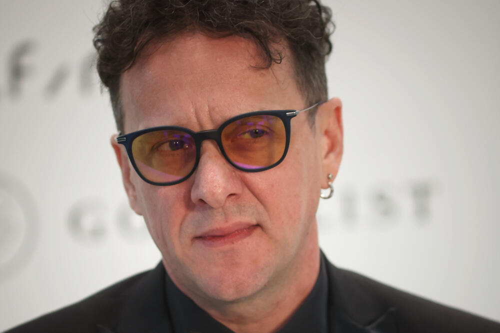 Sa izabranicom koju krije od očiju javnosti: Dženan Lončarević dobio još jednog sina