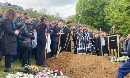 Banjaluka danas tuguje: Stotine ljudi ispratilo Milanu Koprenu na vječni počinak