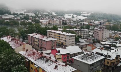 Sela kod Novog Grada bez struje: Pogledajte kako se zabijelila Manjača FOTO