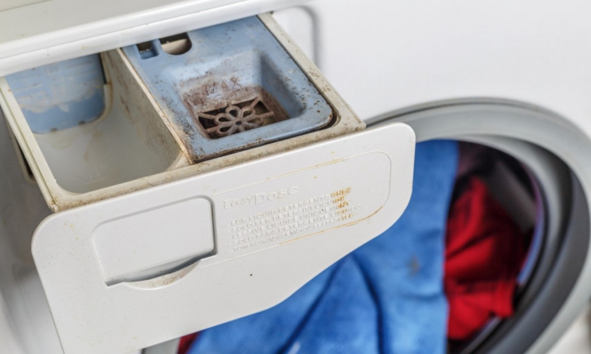 Koristan savjet za sve domaćice: Evo kako da očistite buđ iz posude za deterdžent na veš mašini