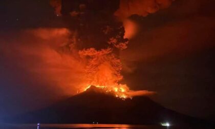 Podignut stepen uzbune: Masovna evakuacija zbog erupcije vulkana VIDEO