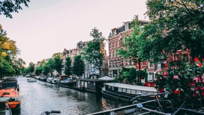 Amsterdam zabranjuje izgradnju novih hotela zbog velikog broja turista