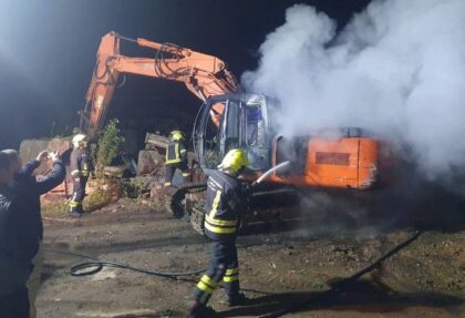 Požar u Banjaluci: Gorio bager FOTO