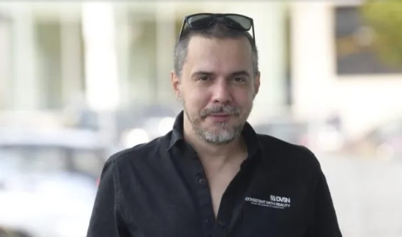 Bojan Tomović sa lisicama na rukama odveden na psihijatriju: “Majko, brate, oprostite, ali ja ne mogu više“