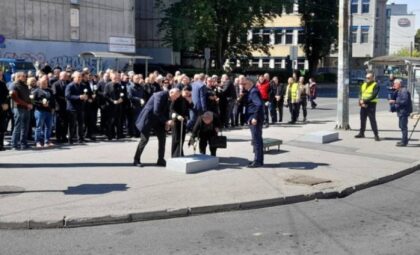 Da se ne zaboravi: Mirnom šetnjom u Dobrovoljačkoj ulici obilježavanje 32 godine od zločina VIDEO