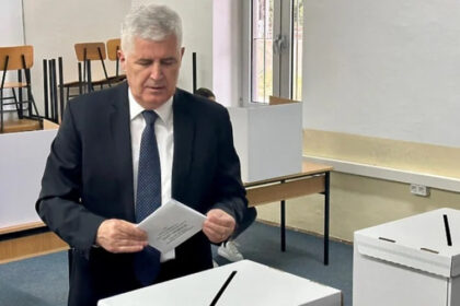 Čović glasao u Mostaru: Podržao aktuelnu Vladu Andreja Plenkovića