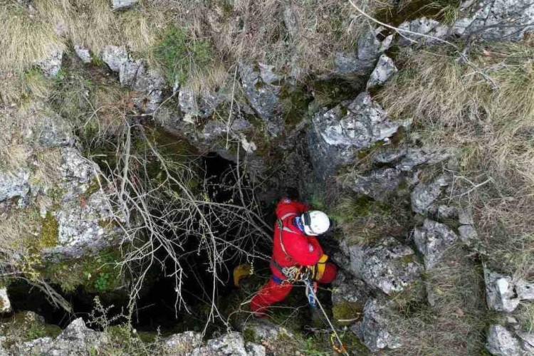 Nastavlja se istraga: Svijeće ispred pećine gdje traže tijelo male Danke