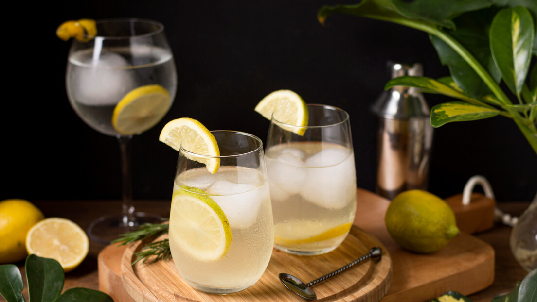 Počela iz radoznalosti: Pila toplu vodu sa limunom i medom godinu dana – rezultati je oduševili