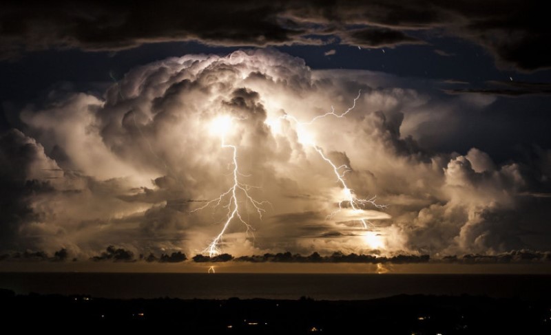 Crveno upozorenje ostaje na snazi: U oluji povrijeđeno 12 lica