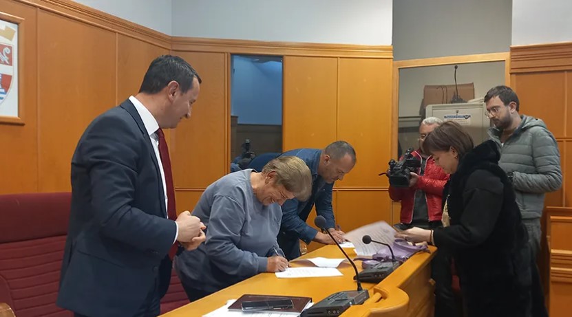 Trebinje izdvojilo 85.000 KM: Potpisani ugovori o stipendiranju studenata