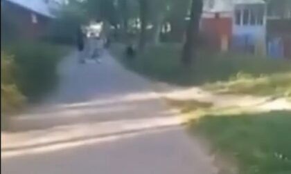 Pesnicama na dijete! Muškarac pretukao dječaka nasred ulice VIDEO