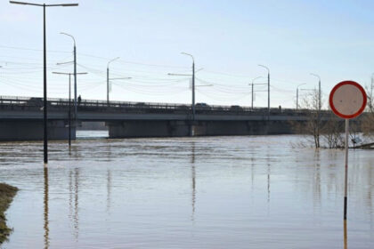 Vodostaj Urala blizu 12 metara: Više od 13.000 ljudi evakuisano iz poplavljenih područja