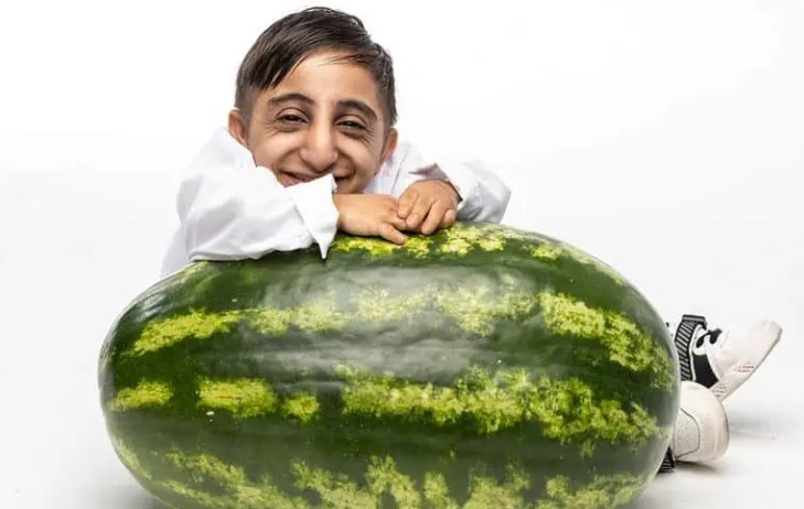 Težak život: Najniži čovjek na svijetu manji od lubenice VIDEO