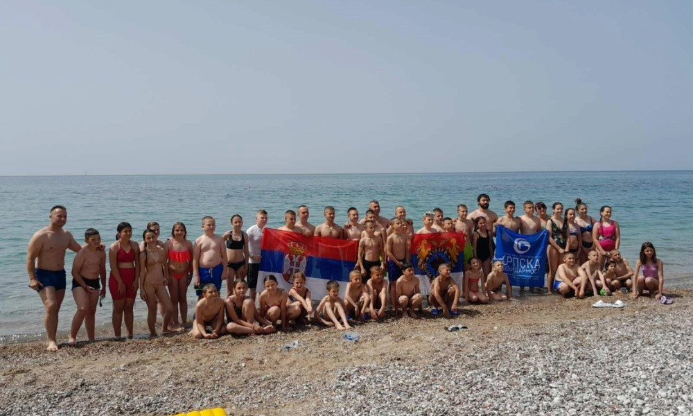 Uživaju na moru: Mališani iz kosovsko-metohijskih enklava ljetuju u Sutomoru