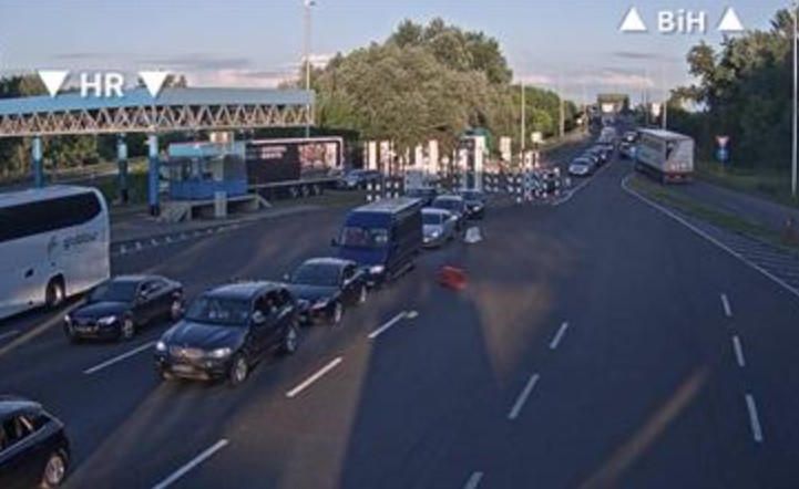 Gužva na prelazu Gradiška: Pojačana frekvencija vozila u oba smjera
