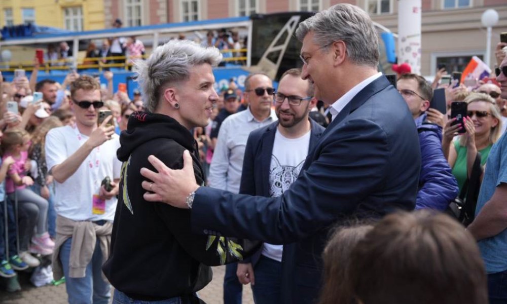 Plenković nije mogao da odbije Lazanju: Nagrada će biti podijeljena medicinskim ustanovama