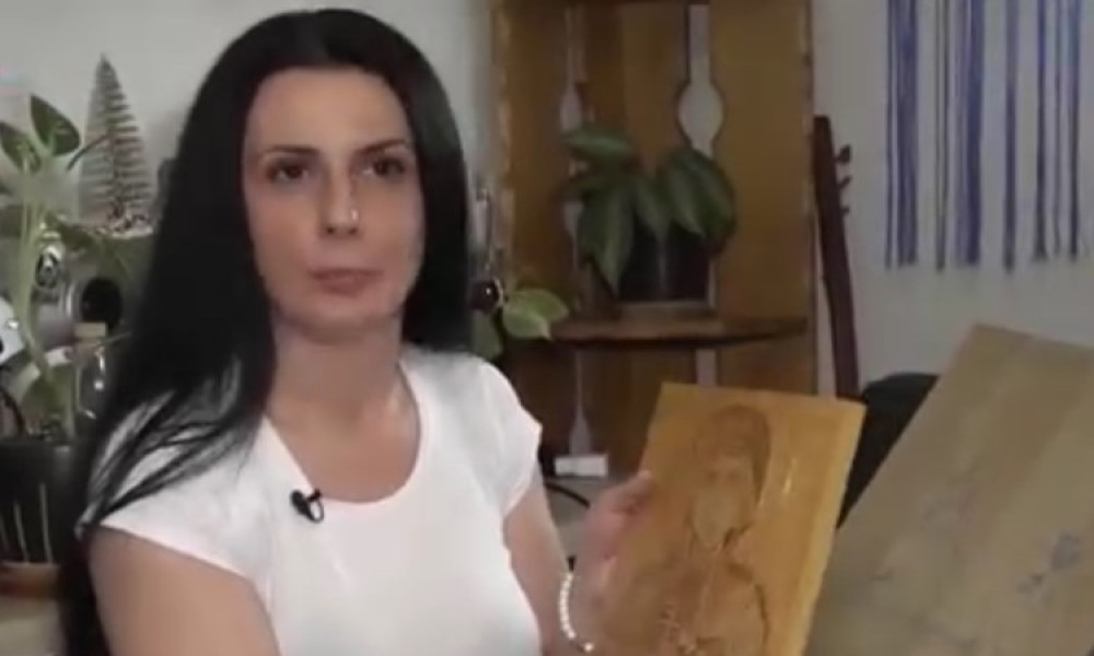Očevim stopama! Milena osam godina stvara ikone u duborezu