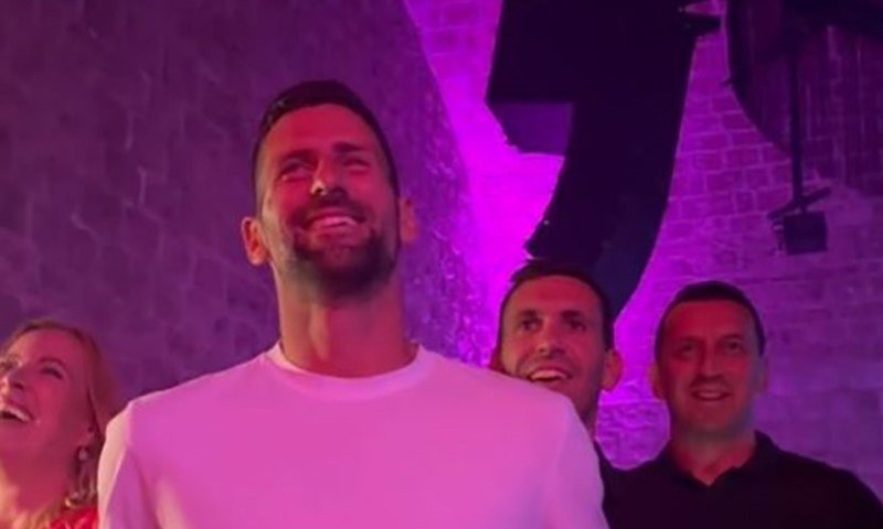 Nole se provodio uz Severinu: Svi mu skandiraju, a ni pjevačici nije svejedno