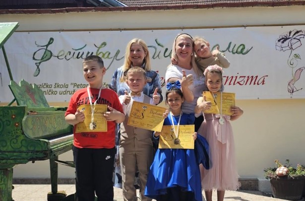Profesorica Jovana je ponosna: Mladi pijanisti opet donijeli zlato u Banjaluku