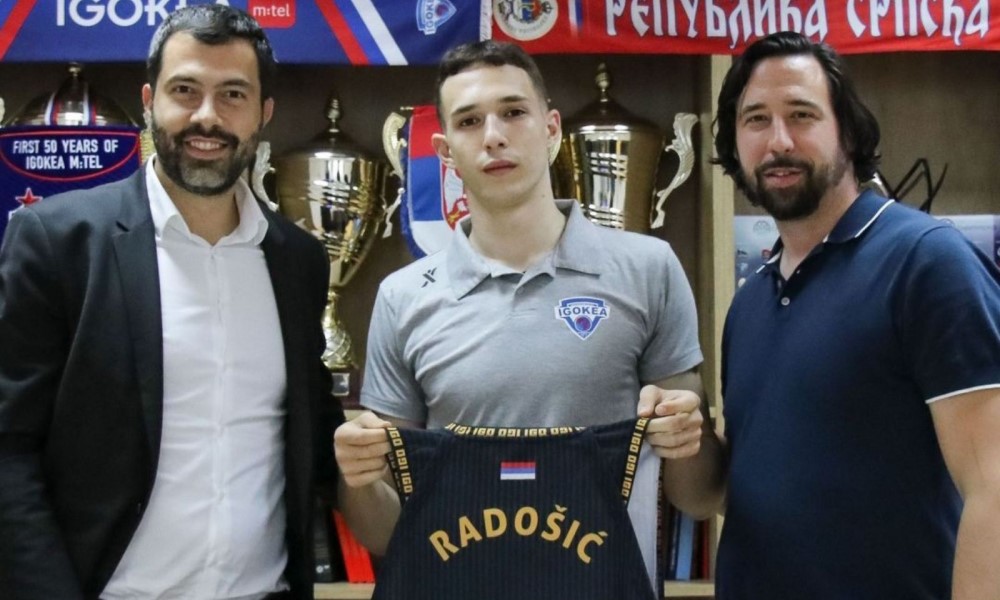 Zapao za oko i Realu: Radošić stavio paraf na prvi profesionalni ugovor sa Igokeom FOTO