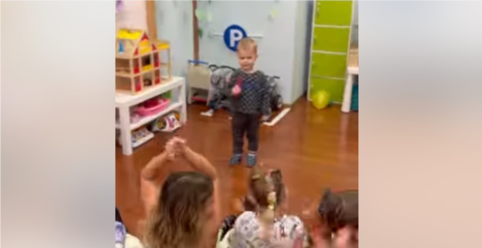 Najveći fan “Baby Lasagne”: Dječak održao nastup u vrtiću VIDEO