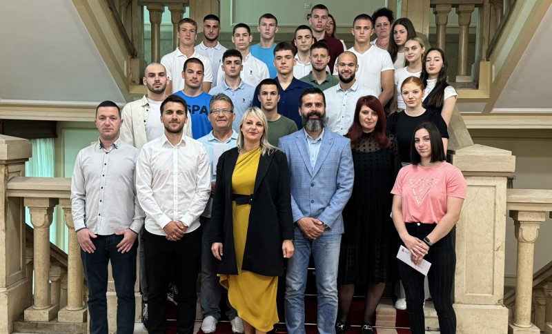 Podrška Banjaluke: Uručena rješenja o stipendiranju sportistima – ovo su njihova imena