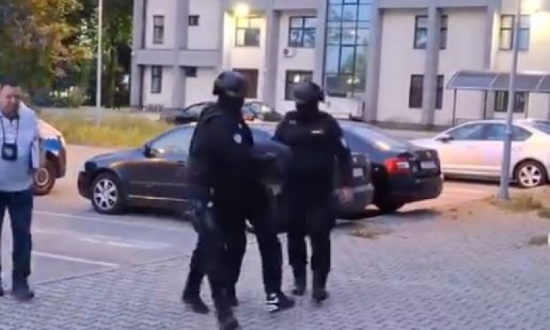 Trojac sproveden u OJT Banjaluka: U akciji “Dozer” zaplijenjene tablete ekstazija vrijedne 30.000 KM VIDEO