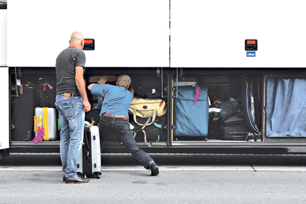 Uvedeno ograničenje: U autobusu na more možete da ponesete samo jedan kofer