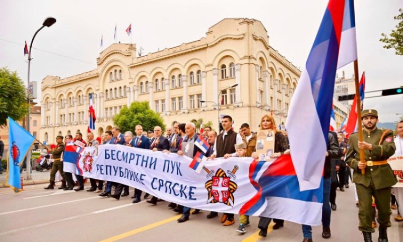 “Neka živi Banjaluka, neka živi Srpska”: Centrom grada tradicionalno prošao marš „Besmrtnog puka“