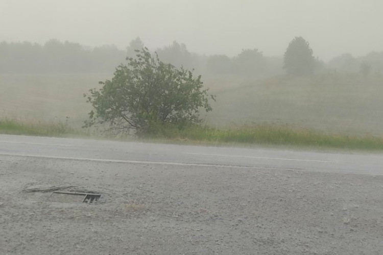 Veliki pljusak: Nevrijeme u Laktašima VIDEO
