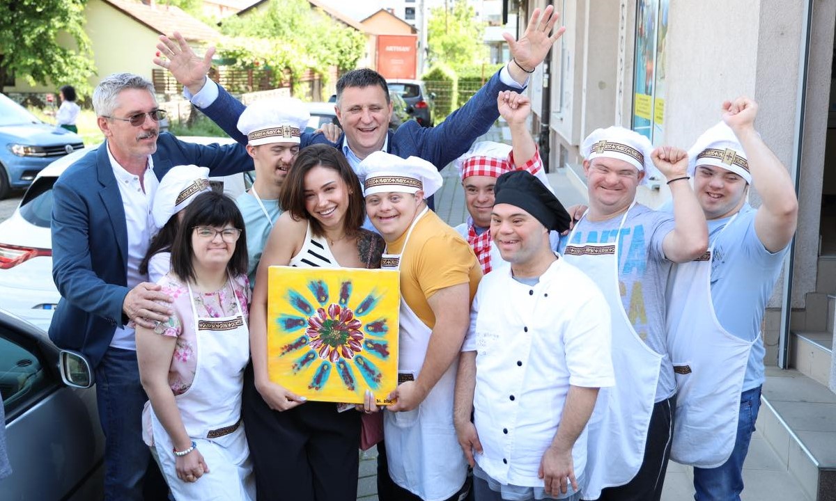 Večeras koncerti u Banjaluci: Breskvica pravila palačinke u Daun centru FOTO/VIDEO