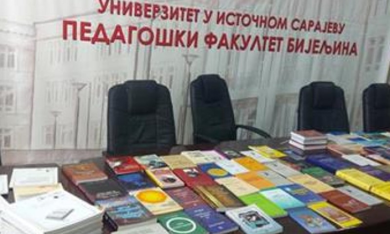 Ristanović je i jedan od osnivača: Bivši dekan poklonio 106 knjiga fakultetskoj biblioteci