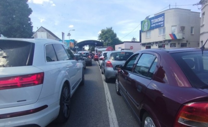 Vozači, strpljenja! Pojačan saobraćaj na više prelaza sa Hrvatskom