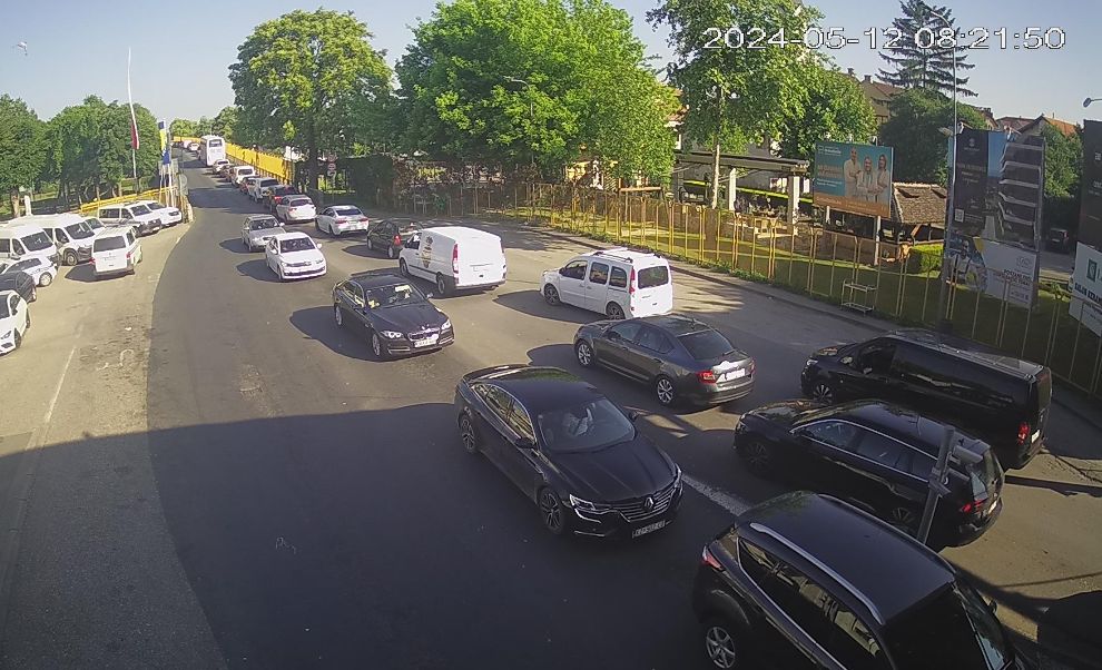 Duge kolone vozila na izlazu iz BiH: Gužve na graničnim prelazima sa Hrvatskom