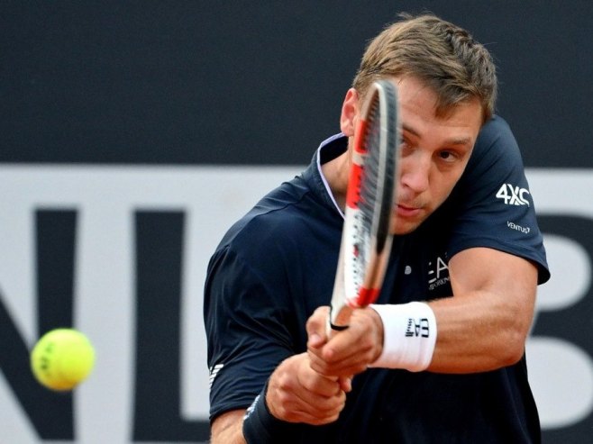 Međedović poslije velike borbe u polufinalu Marselja!