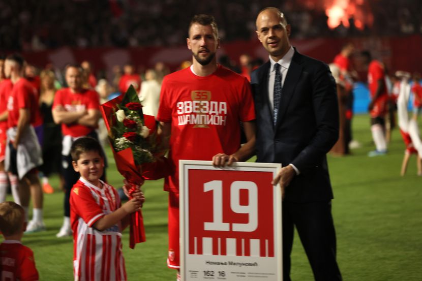 Milunović se oprostio od Zvezde: Srcem zauvijek na “Marakani”