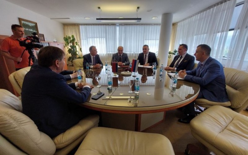 Ministar industrije Bjelorusije u Banjaluci: Minić i Rogožnik potpisali memorandum o saradnji