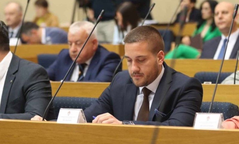 “Institucije su zakazale”: Drinić smatra da je vršnjačko nasilje uzelo maha