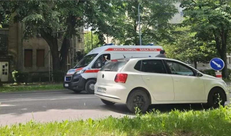 Povrijeđena žena hitno prevezena u UKC RS: Detalji teške saobraćajke u Banjaluci