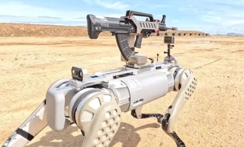 Pas robot s automatskom puškom na leđima: Adaptacija robotike za moderno bojno polje VIDEO