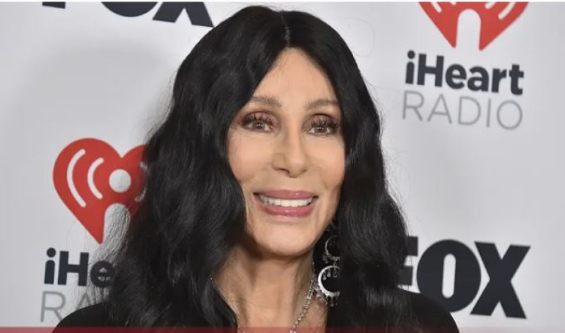 Slavna pjevačica o zabavljanju sa mlađim muškarcima: Oni mojih godina su uglavnom pokojni