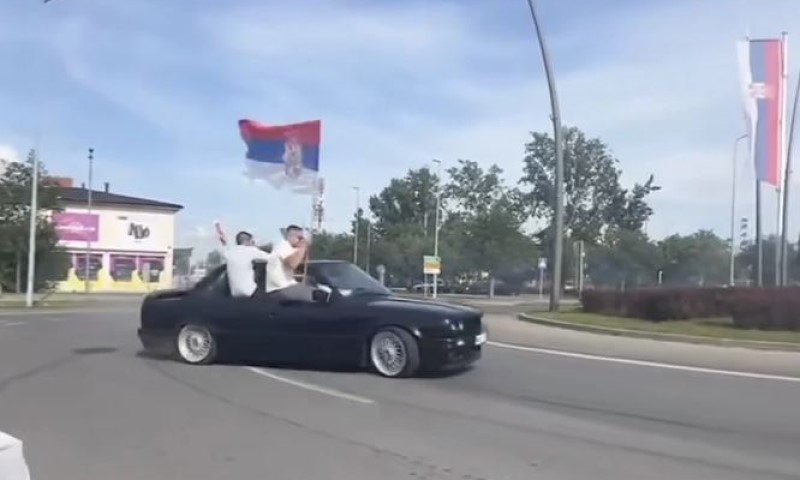 Kakva ludost! Snimak svatova u kružnom toku ostavlja bez teksta VIDEO