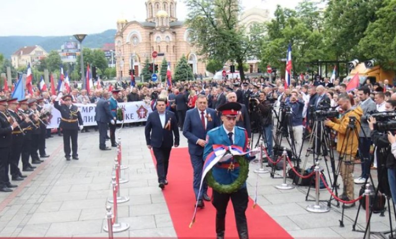 Obilježavanje Dana pobjede: Položeni vijenci na Spomenik žrtvama fašizma u Banjaluci
