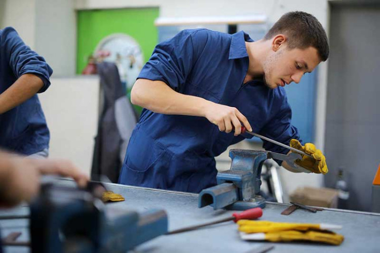 Zanati sve potrebniji, ali sve manje popularni: Interesovanja učenika u Srpskoj su ipak drugačija