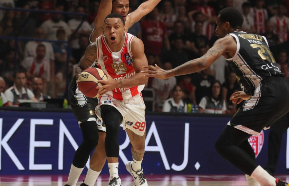 Crveno-bijeli srušili Partizan u krcatom “Pioniru”