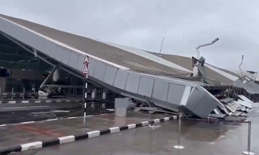 Drama i panika: Srušio se krov na aerodromu, poginula jedna osoba VIDEO